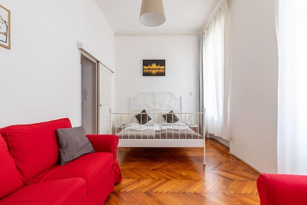 Apartment Peace Oasis In The Pulsing Budapest